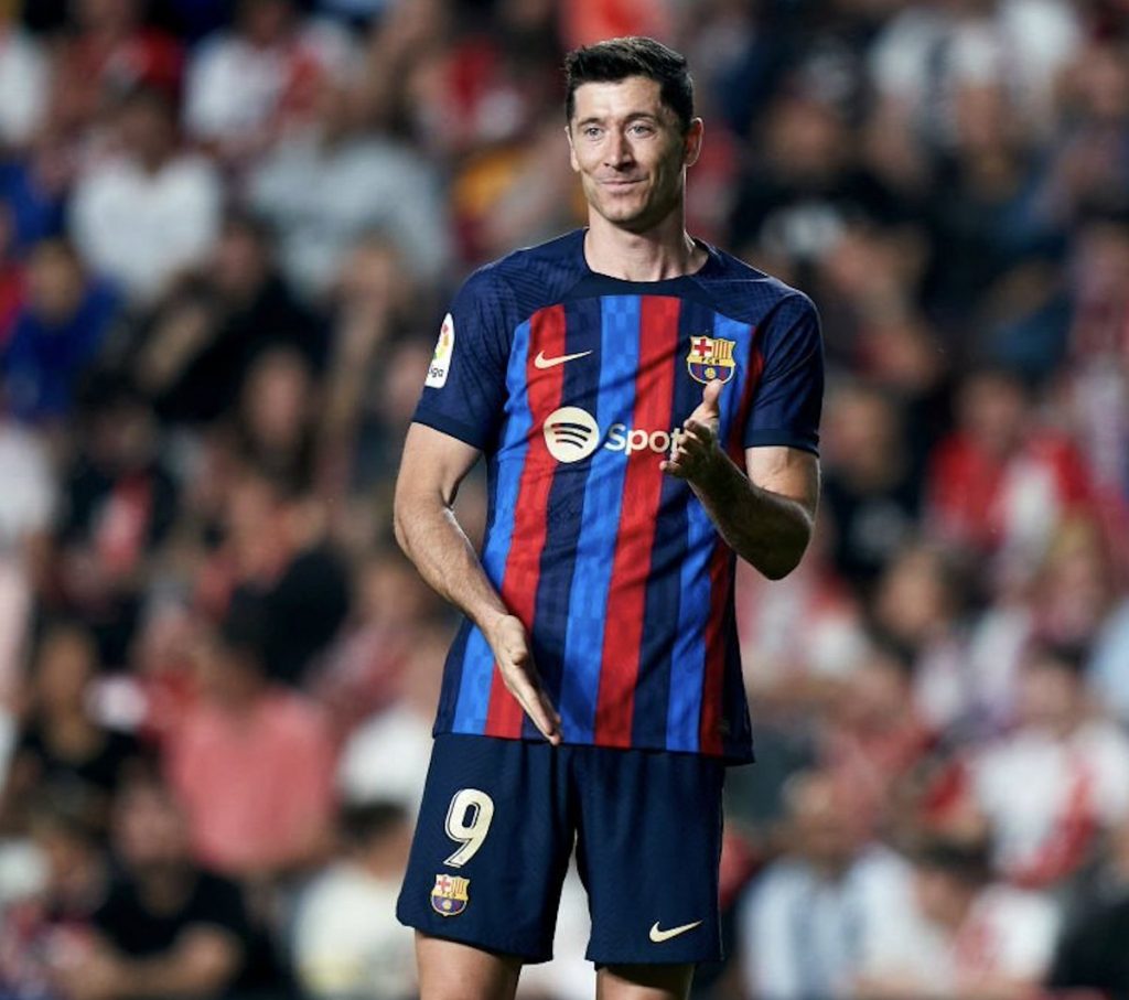 Lewandowski look as Barca shocked by Vallecano