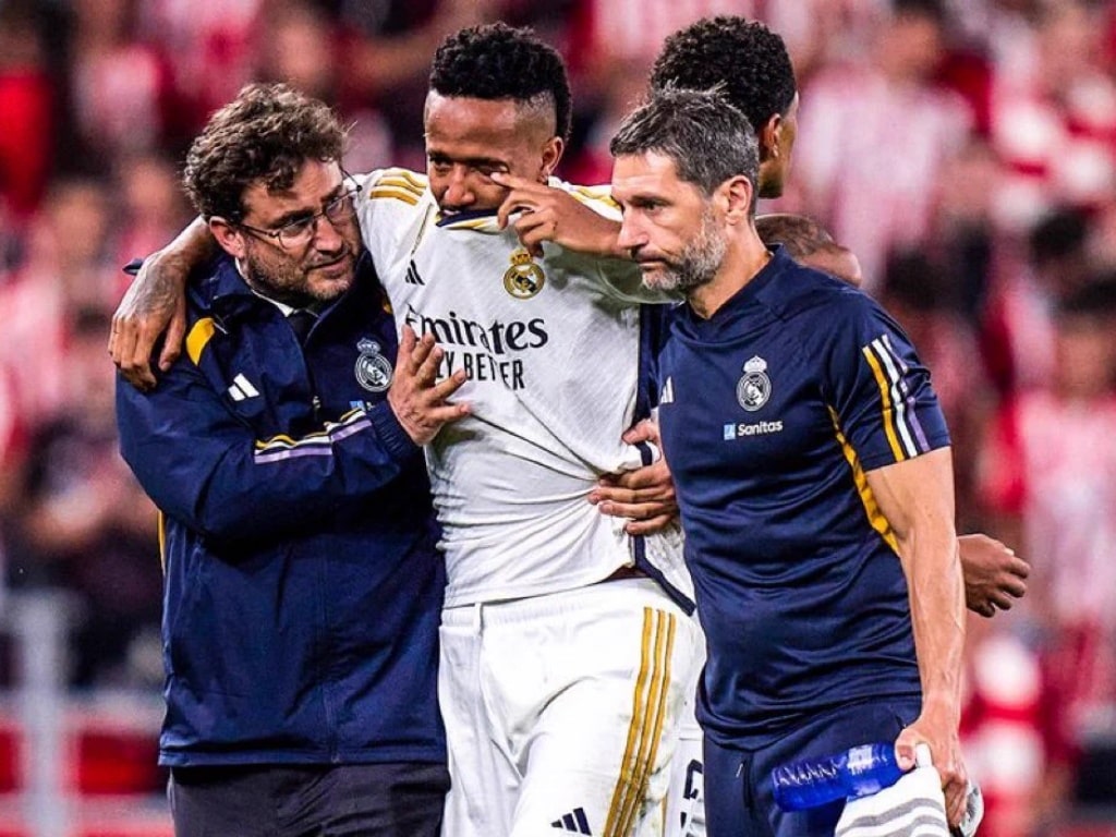 Eder Militao out for six months