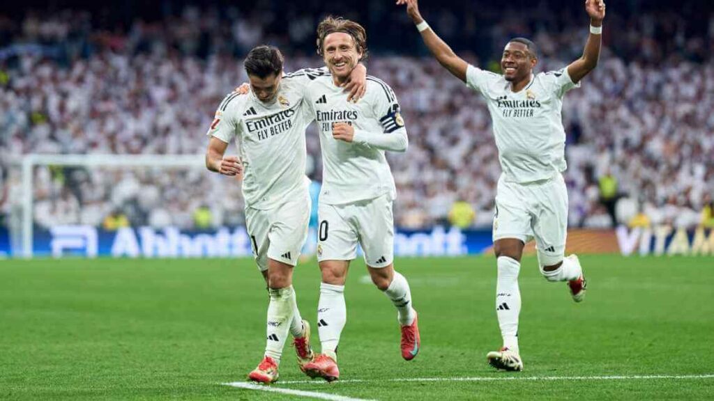 ancelotti-luka-modric-is-a-gift-for-football