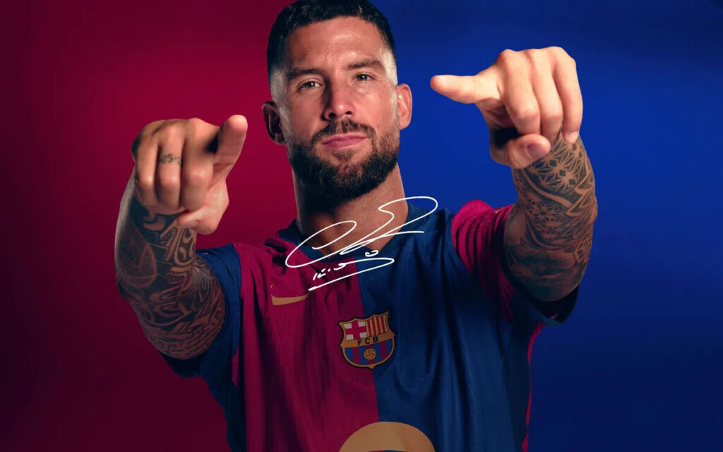 inigo-martinez-signs-contract-extension-with-barcelona